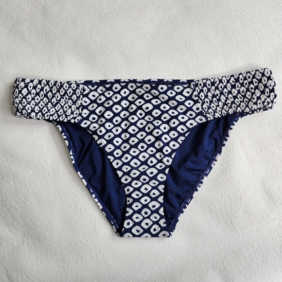 Vineyard Vines Stingray Smocked Bikini Bottom Deep Blue & White Size Medium NWT - Picture 1 of 8